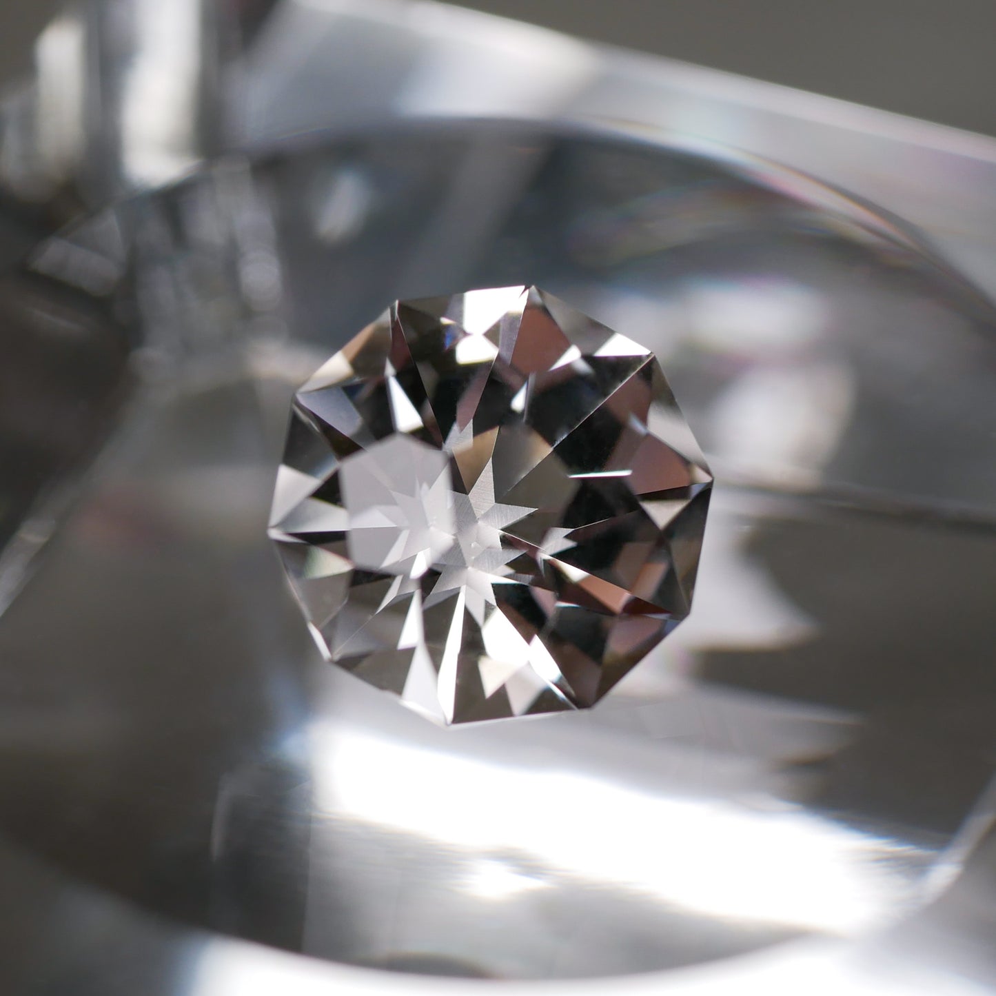 宮崎県産 高千穂水晶 faceted cut ルース（Re016)