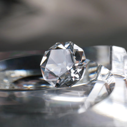 山梨県産 乙女水晶 faceted cut ルース（Re012）