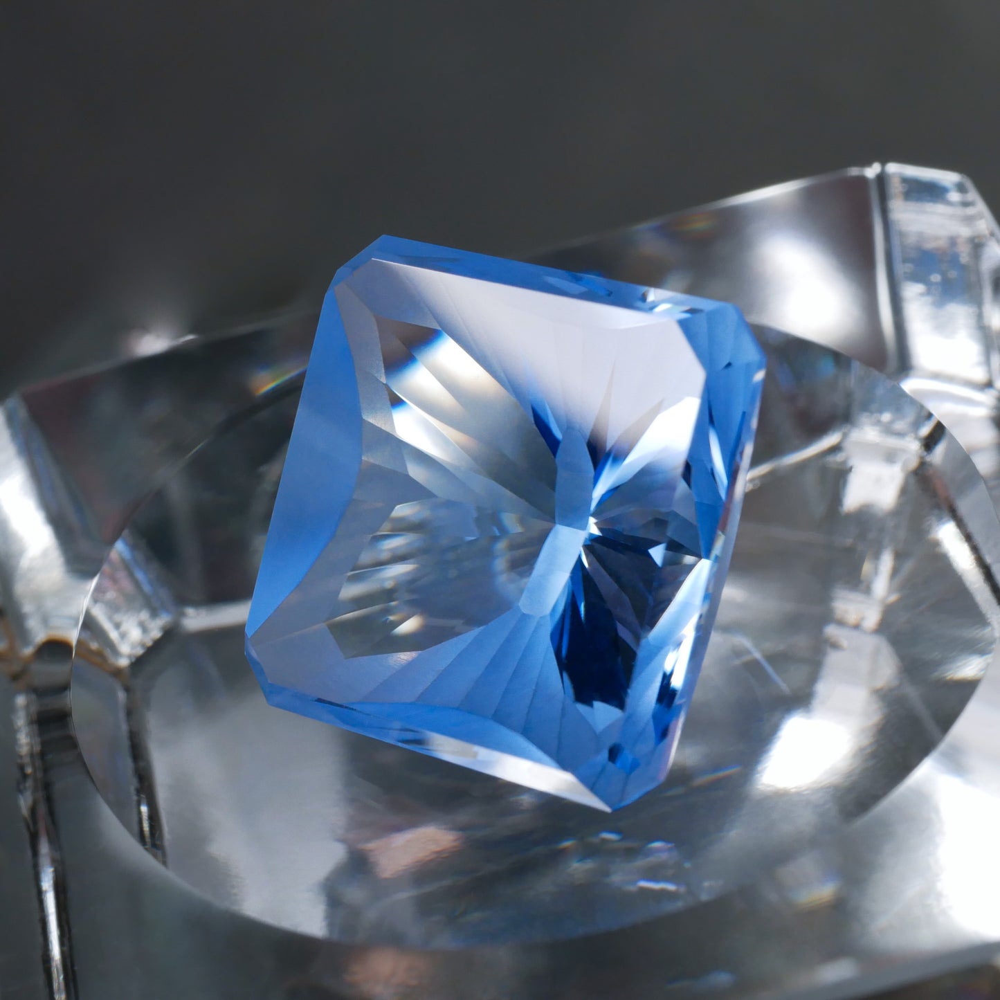 SBQ  faceted cut ルース（Re003）