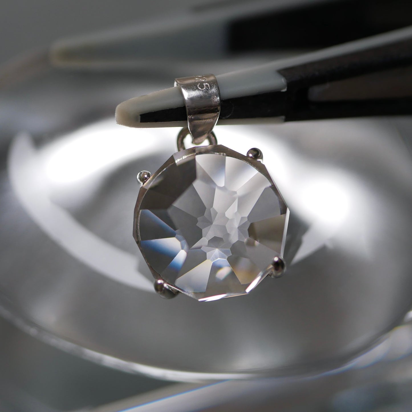山梨県産 乙女水晶 faceted cut  PT（Re169）