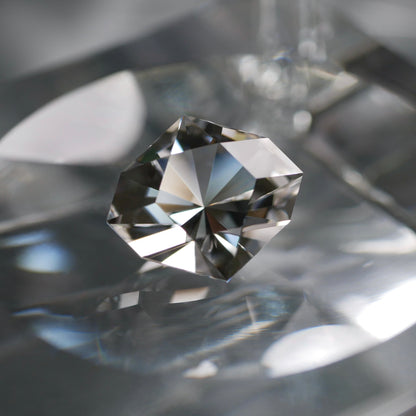 宮崎県産 高千穂水晶 faceted cut ルース（Re211)