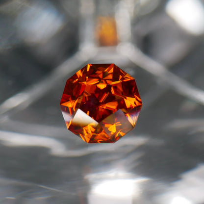 チタニア  faceted cut ルース（Re228)
