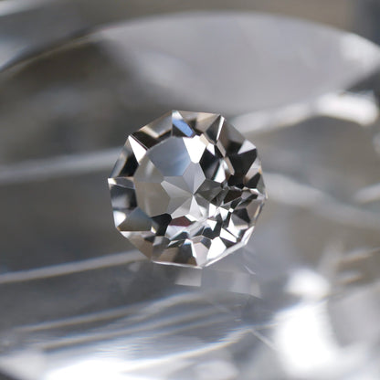 宮崎県産 高千穂水晶 faceted cut ルース（Re162)