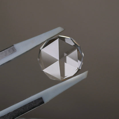 山梨県産 乙女水晶 faceted cut ルース（Re326）