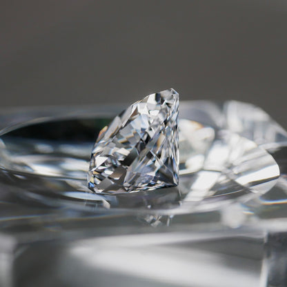 山梨県産 八幡山水晶 faceted cut ルース（Re406）