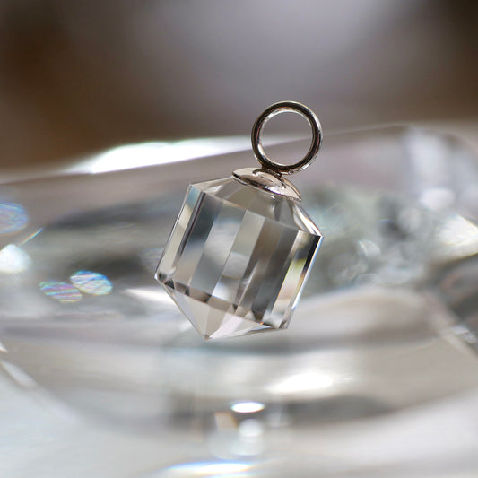 山梨県産 乙女水晶 クリアポイントPT（Re028）