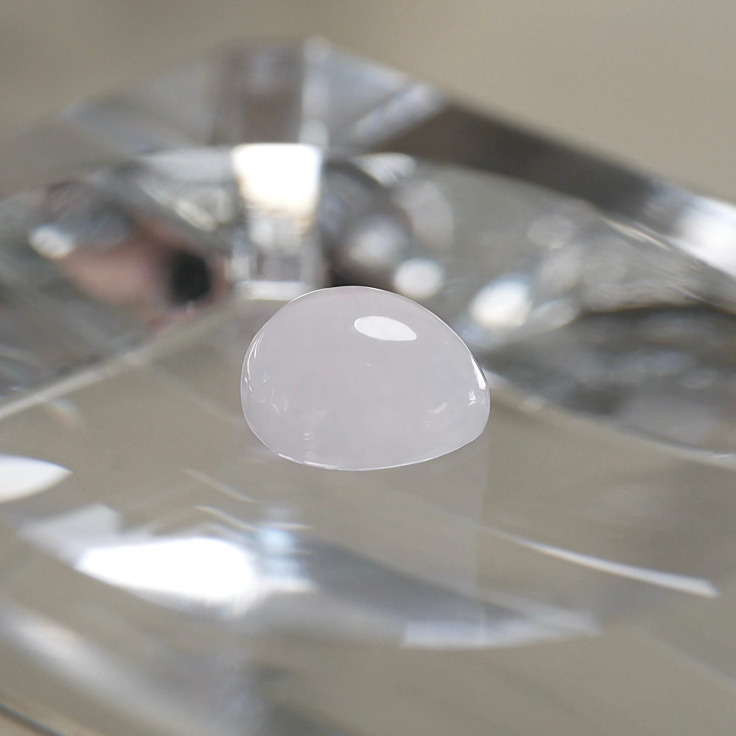 糸魚川産 白翡翠 ペアシェイプカボションルース（Ki106）