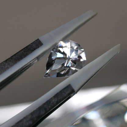 山梨県 黒平産 トパーズ faceted cut ルース（Re357）