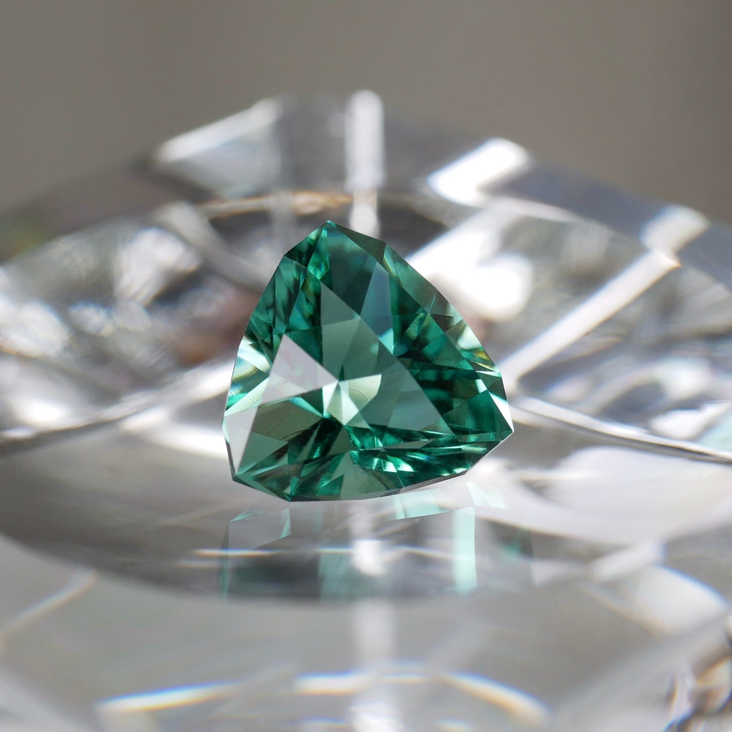 三宅島ガラス faceted cut ルース（Re022）