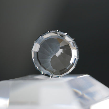 山梨県産 乙女水晶 faceted cut ルース（Re031）