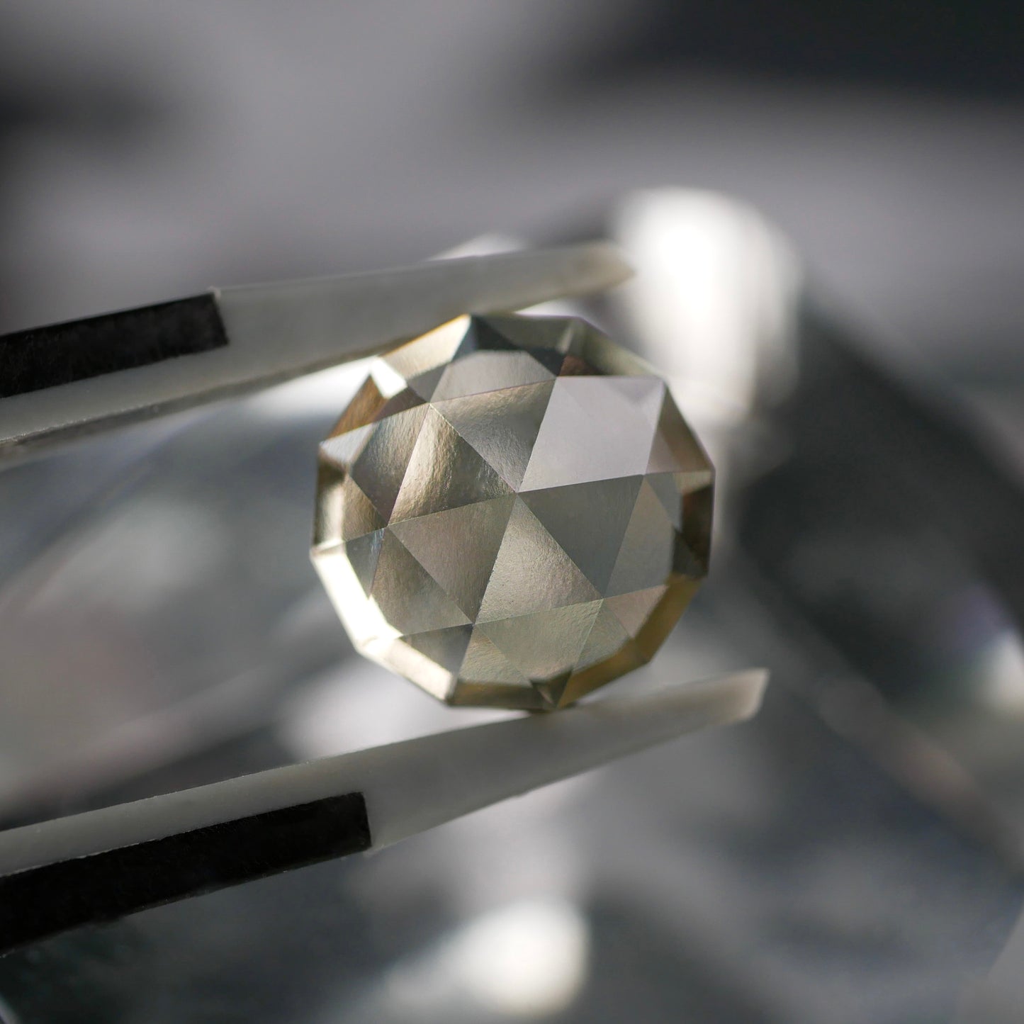 リビアングラス faceted cut ルース（Re033）