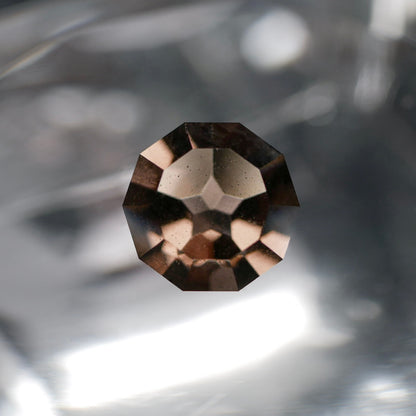 長野県産 黒曜石 faceted cut ルース（Re036）