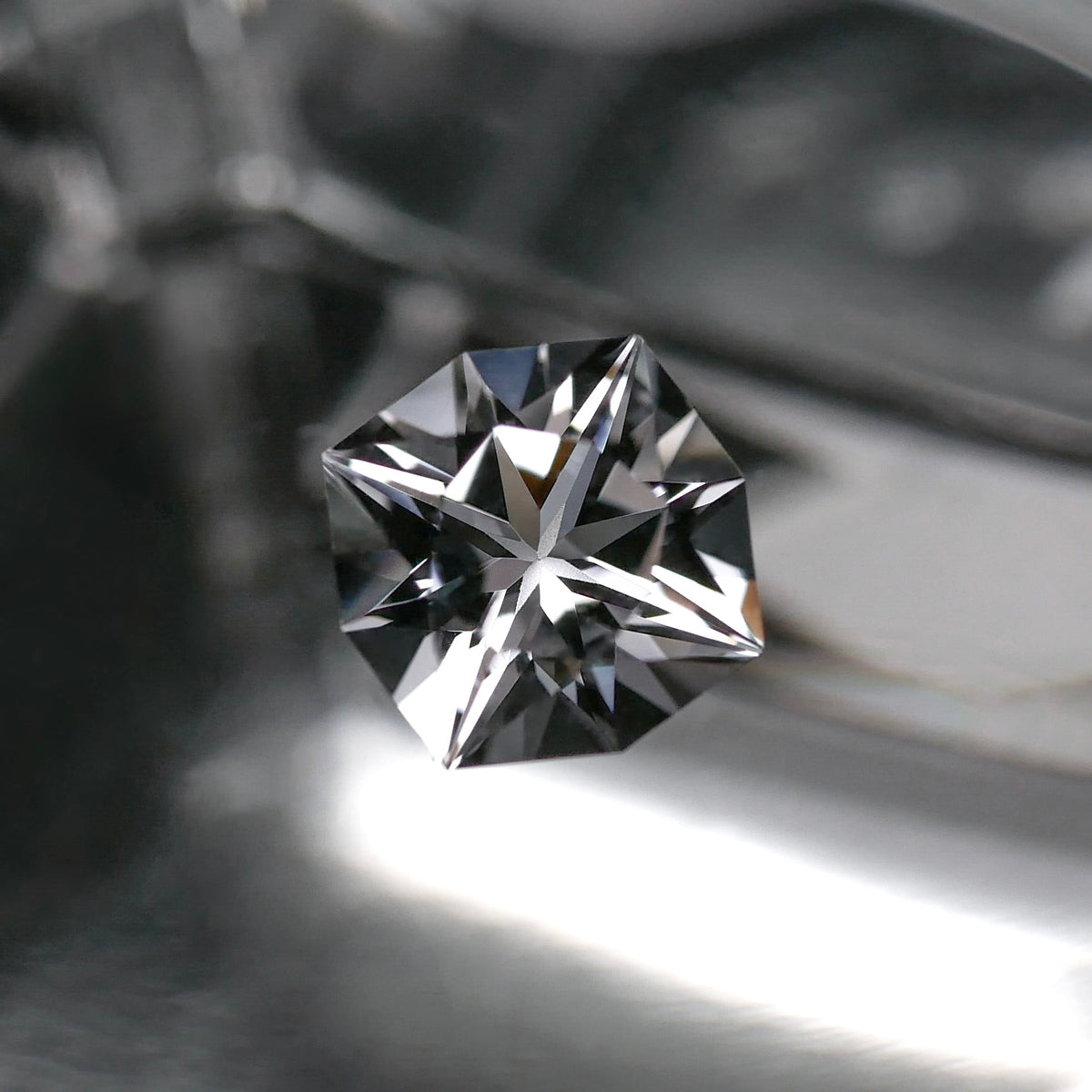 山梨県産 水晶峠 水晶 faceted cut ルース（Re407）