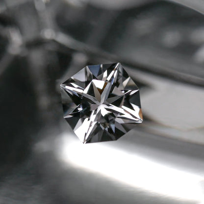 山梨県産 水晶峠 水晶 faceted cut ルース（Re407）