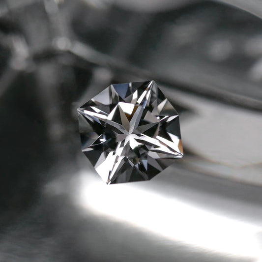 山梨県産 水晶峠 水晶 faceted cut ルース（Re407）