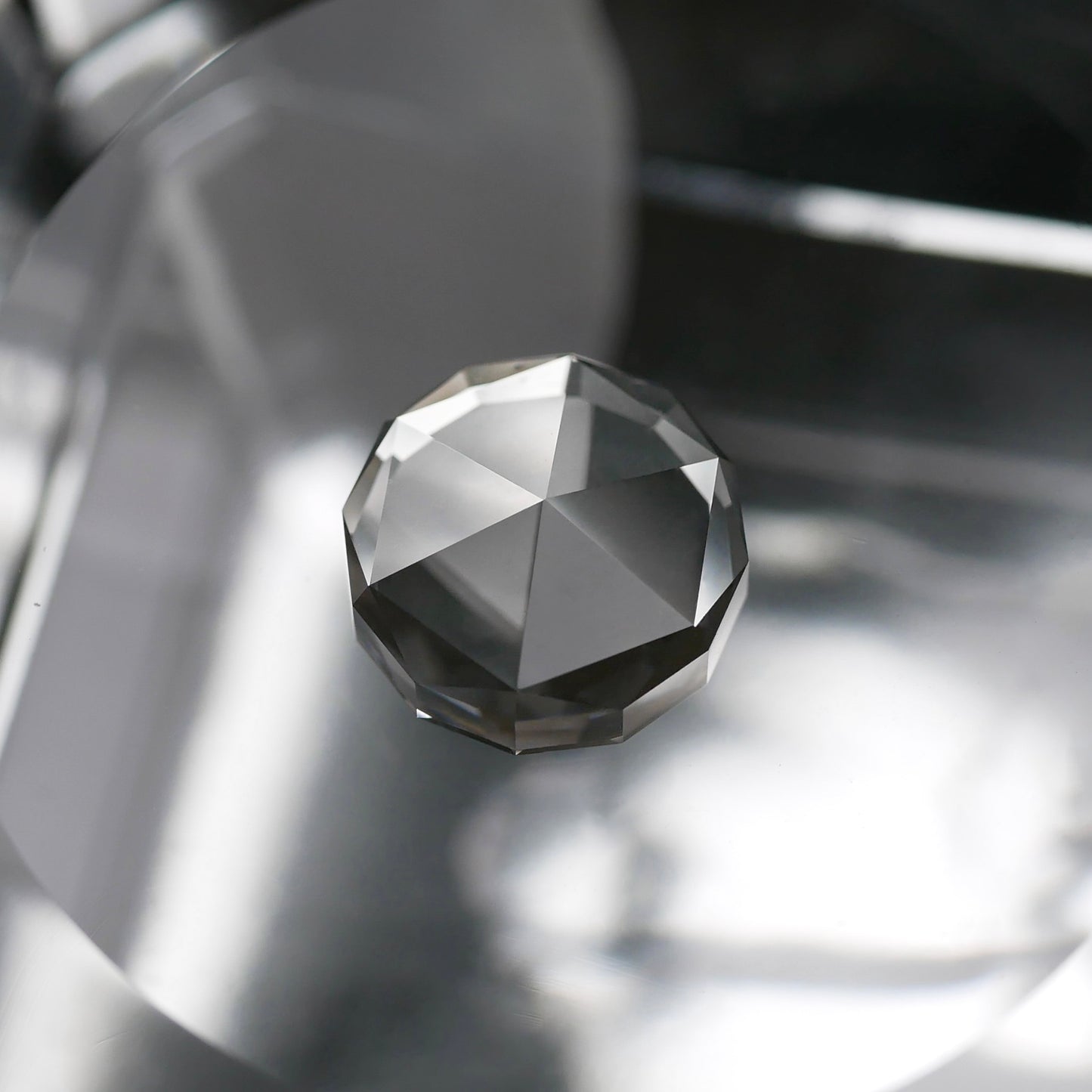 山梨県産 乙女水晶 faceted cut ルース（Re326）
