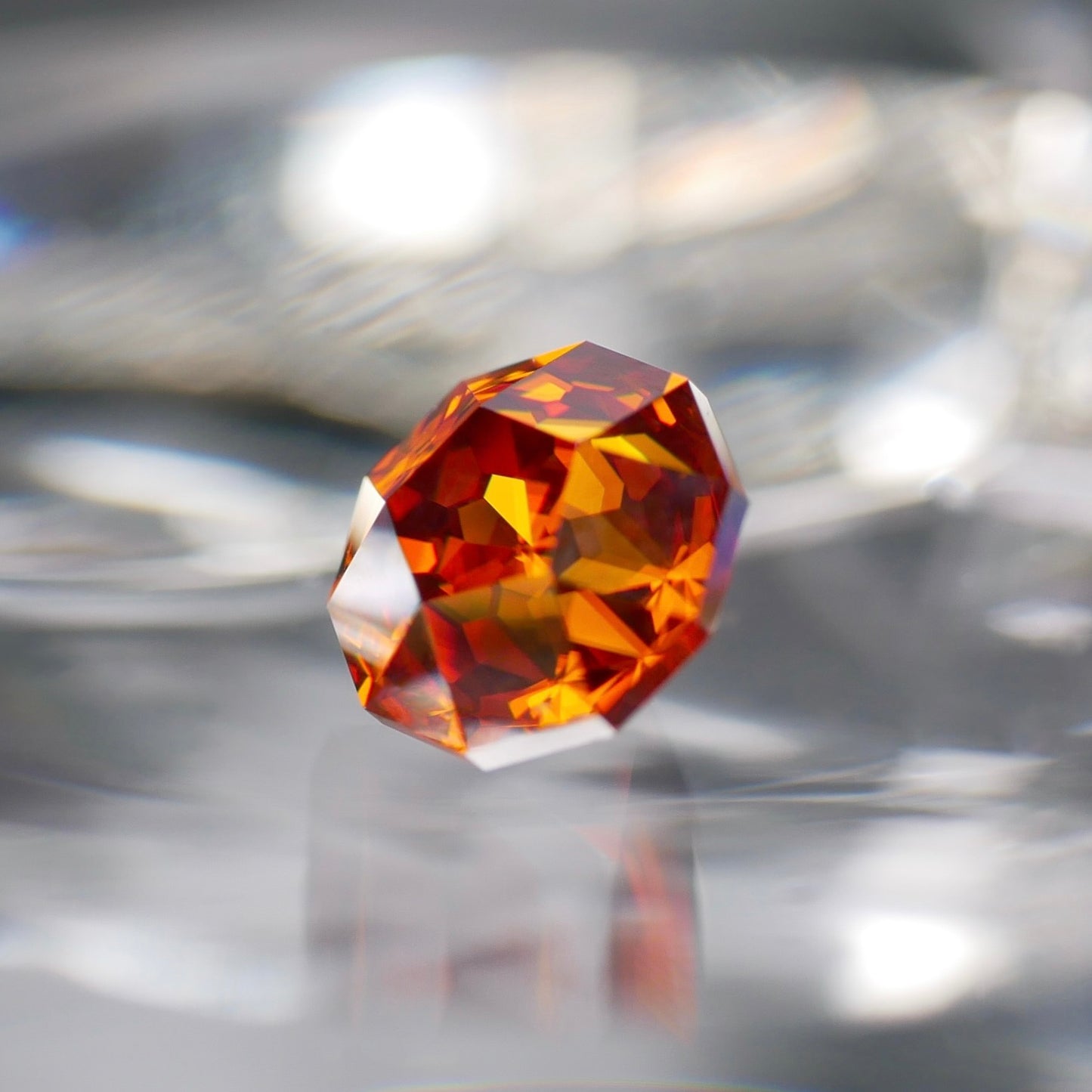 チタニア  faceted cut ルース（Re228)