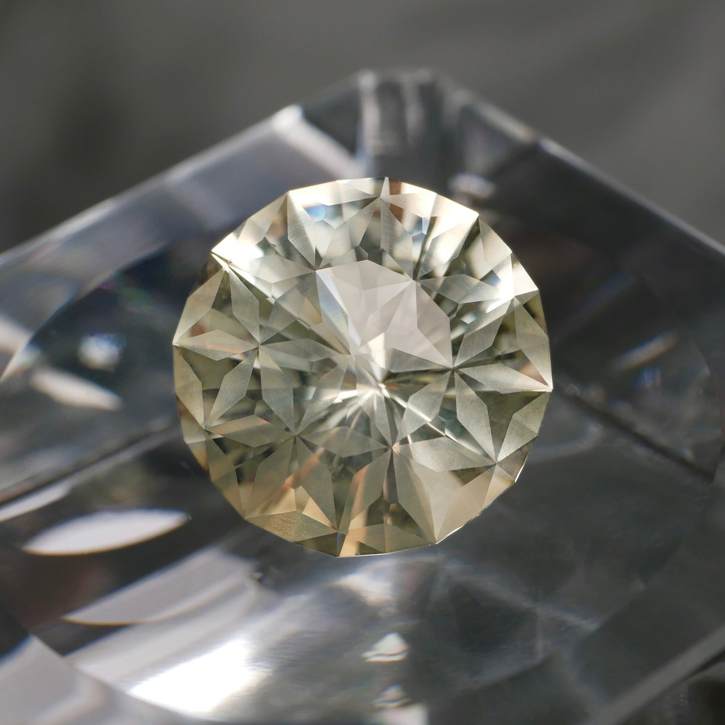 スモーキーシトリン faceted cut ルース（Re008）