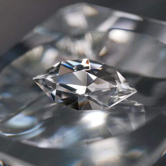 山梨県 黒平産 トパーズ faceted cut ルース（Re321）