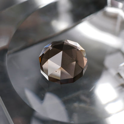 長野県産 星ヶ塔黒曜石 faceted cut ルース（Re018）