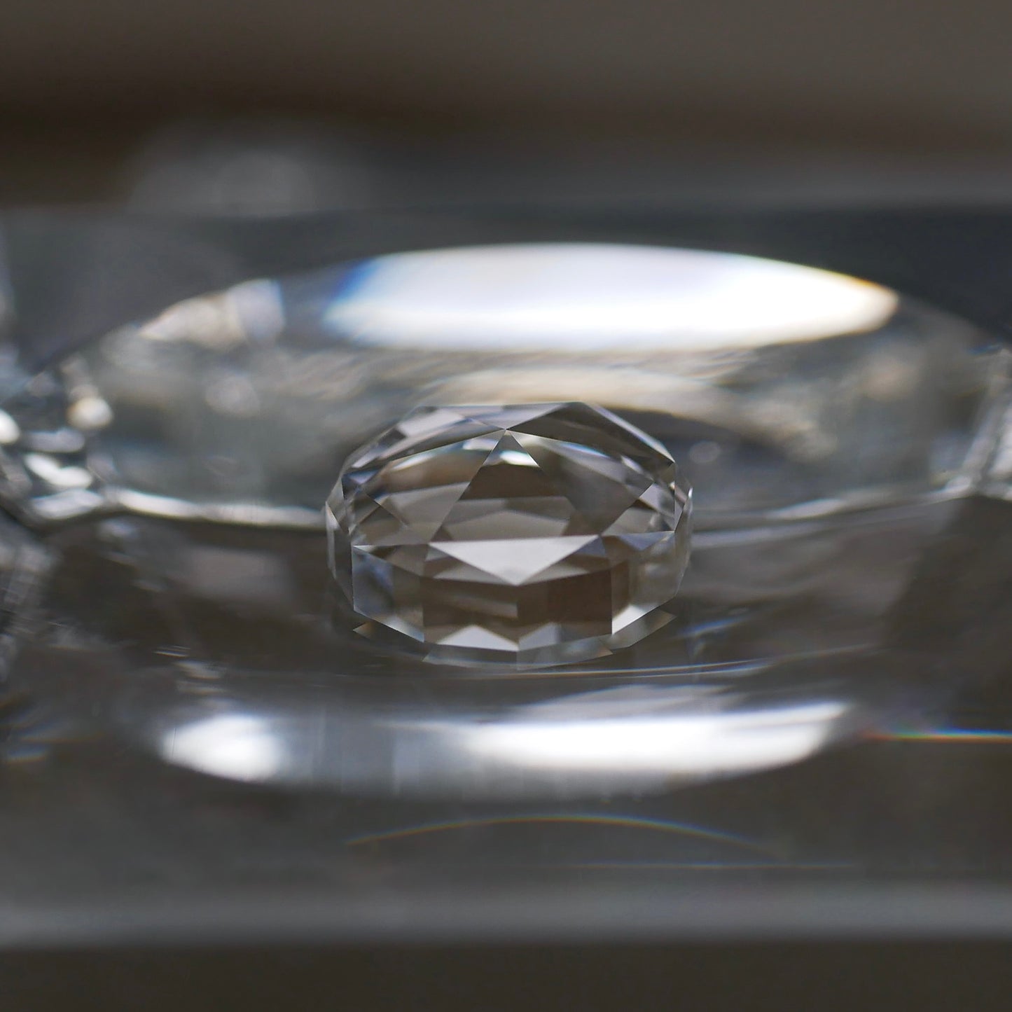山梨県産 乙女水晶 faceted cut ルース（Re326）