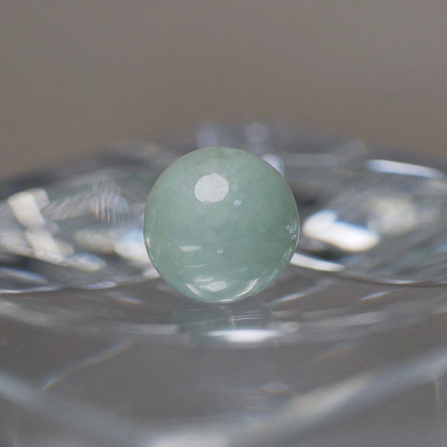 糸魚川産 グリーン翡翠 8mm丸玉（Ki305）