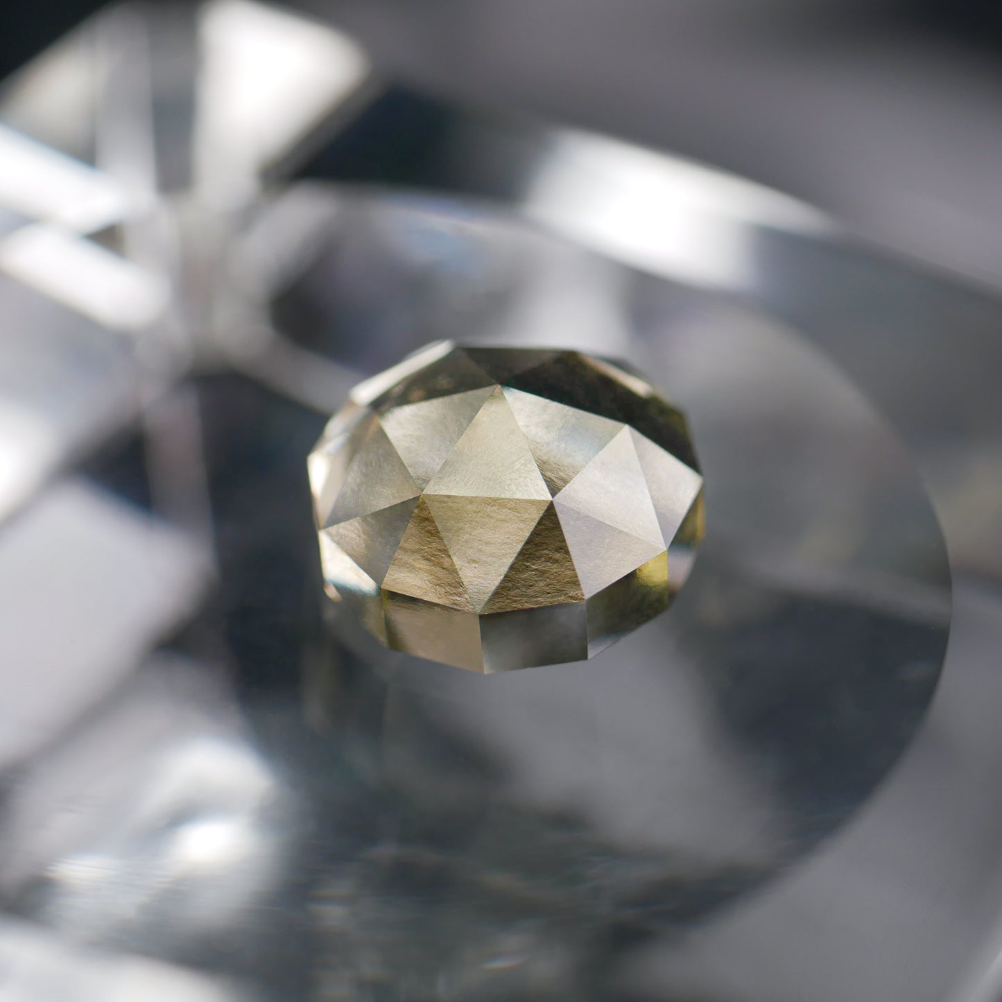 リビアングラス faceted cut ルース（Re034）