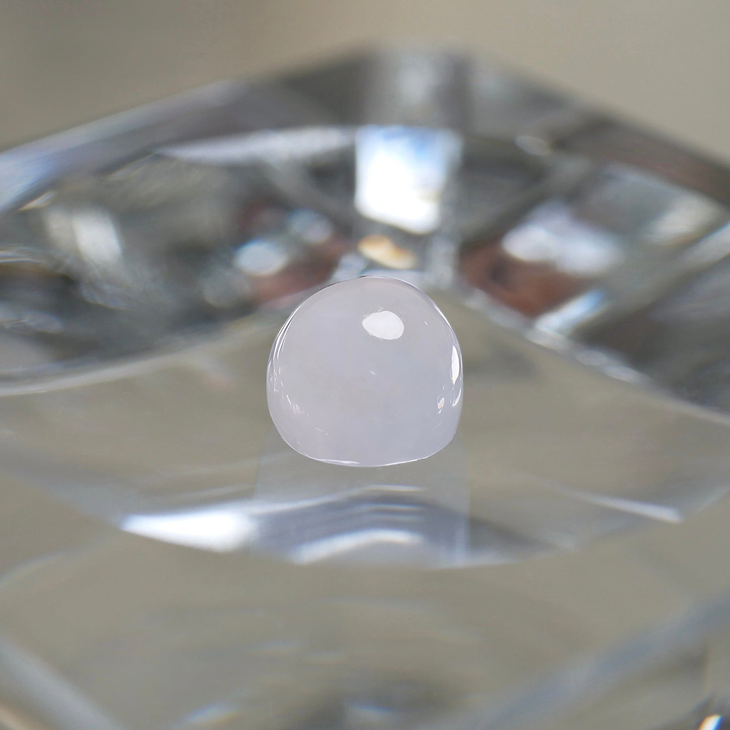 糸魚川産 白翡翠 ペアシェイプカボションルース（Ki106）