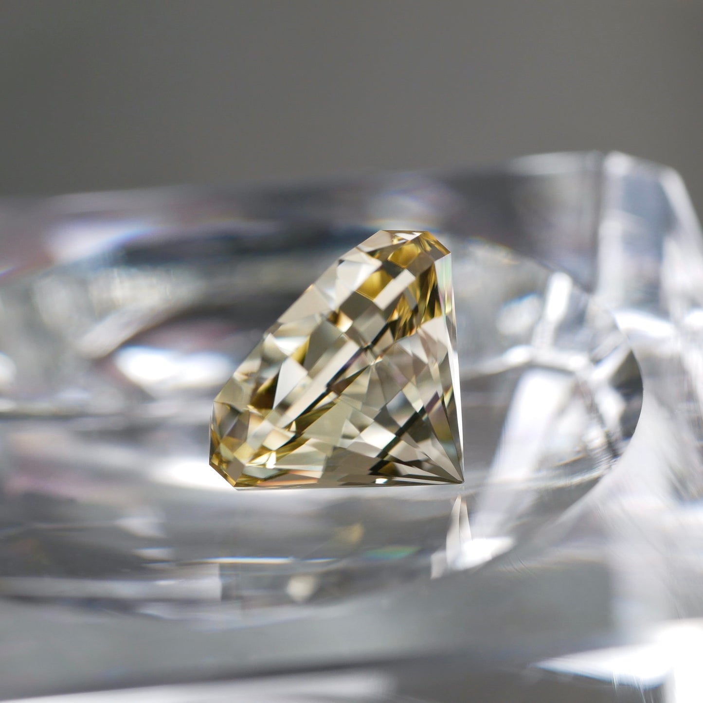 スモーキーシトリン faceted cut ルース（Re021）