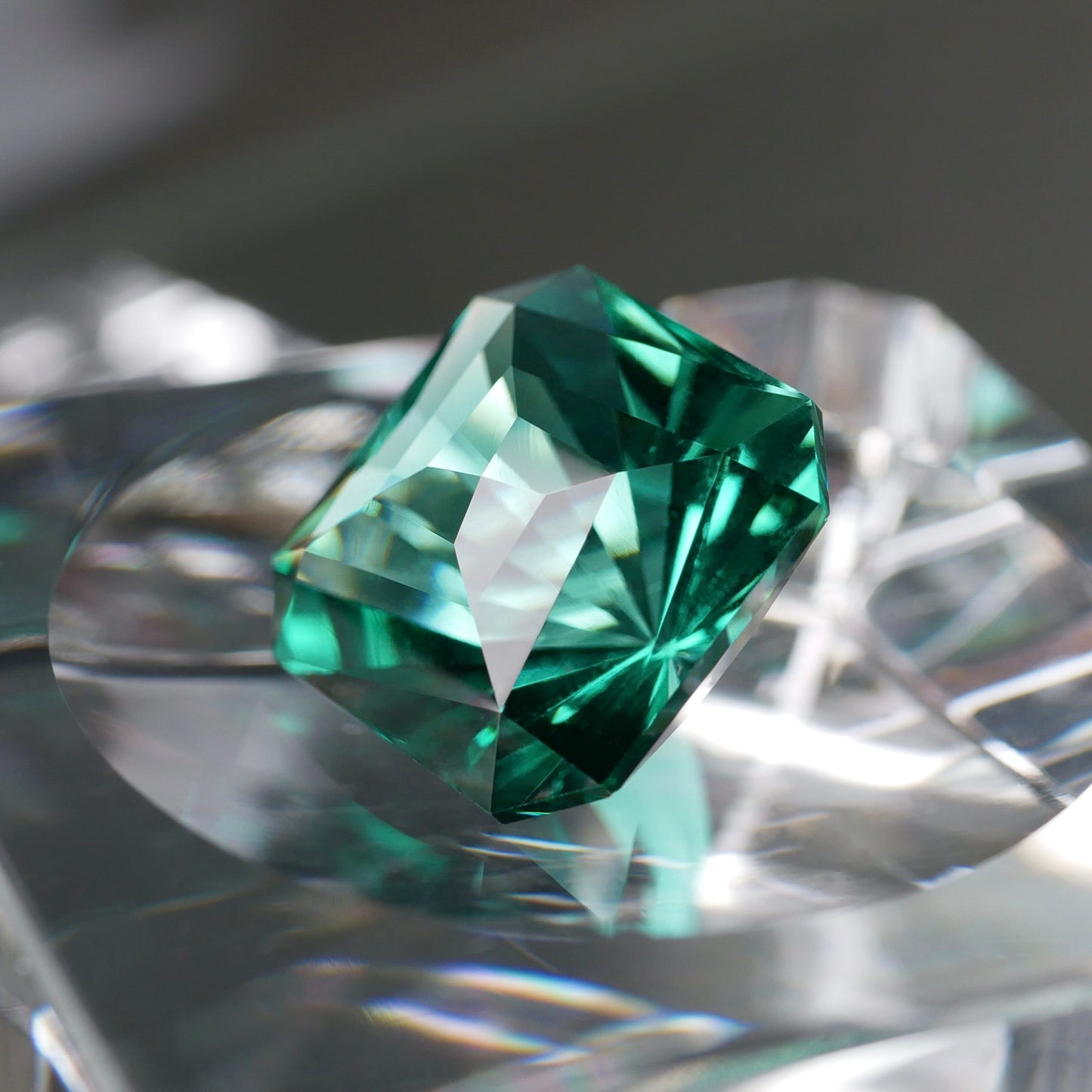 三宅島ガラス faceted cut ルース（Re023）