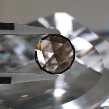 長野県産 星ヶ塔黒曜石 faceted cut ルース（Re018）