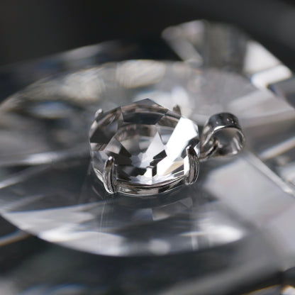 山梨県産 乙女水晶 faceted cut  PT（Re169）